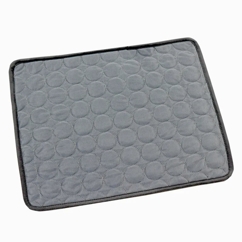 Tapis Rafraîchissant pour Chien et Chat — Gel Rafraîchissant, 7 Tailles, Parfait pour l'Été ☀️