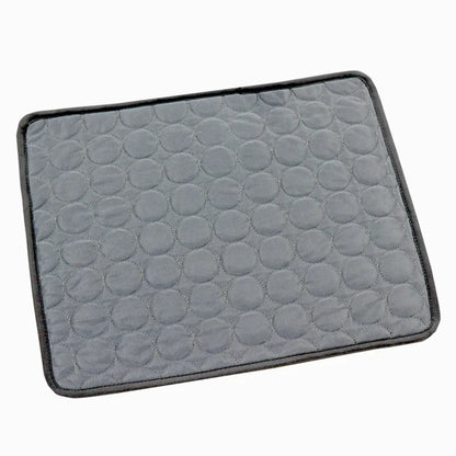 Tapis Rafraîchissant pour Chien et Chat — Gel Rafraîchissant, 7 Tailles, Parfait pour l'Été ☀️